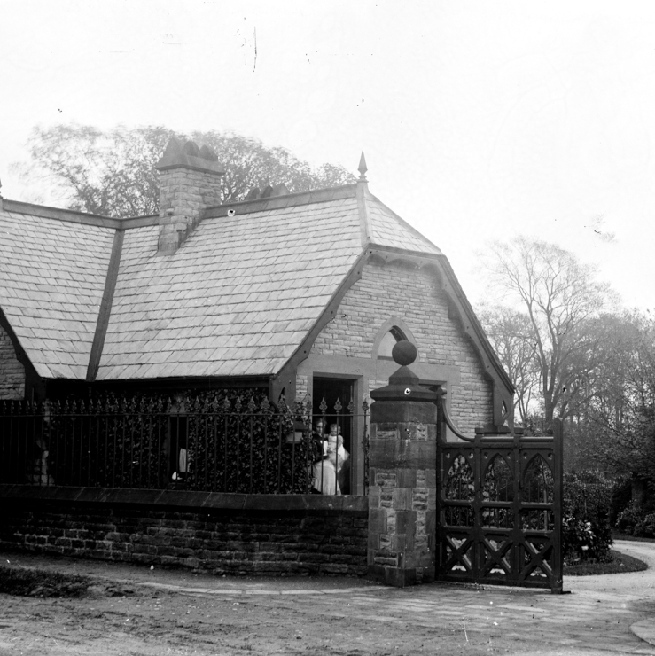GWH_Q1-15pc Gatehouse at Charles Ashmore entrance Graves Park c1900