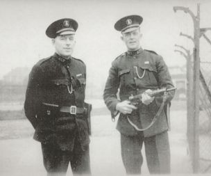 Guarding Admiralty behind Norton Lane 1944 NHG