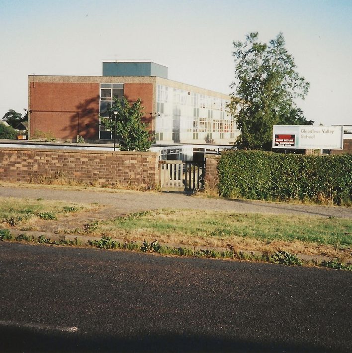 SG109 Gleadless Valley School from Matthews Lane Awaiting Demolition. 