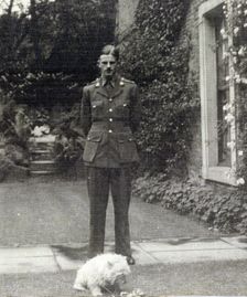 s106 Richard Pegge and dog in Rectory garden.  Killed in action 1941